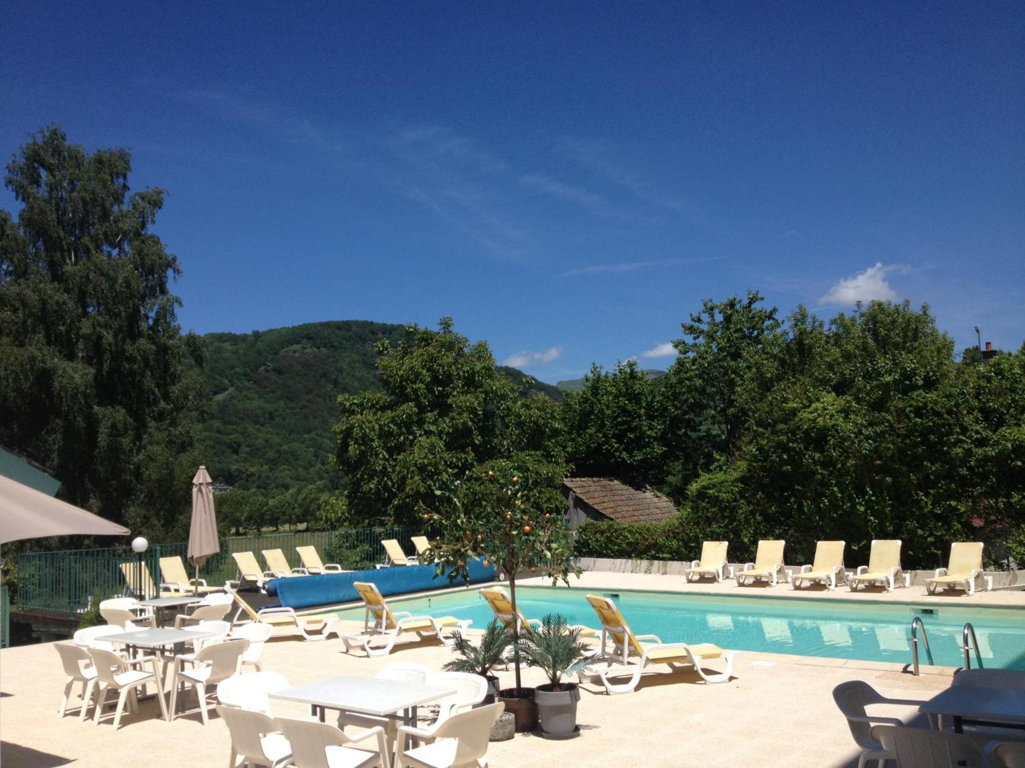 Hotel Et Residence Des Bains Vic-sur-Cère エクステリア 写真